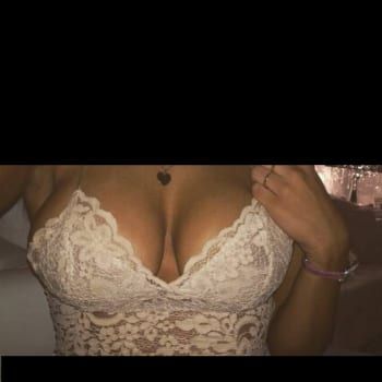 Shanisse - Escort duo à Saint-Nazaire Profil de Shanisse, 45 ans, Escort duo à Saint-Nazaire (Québec)